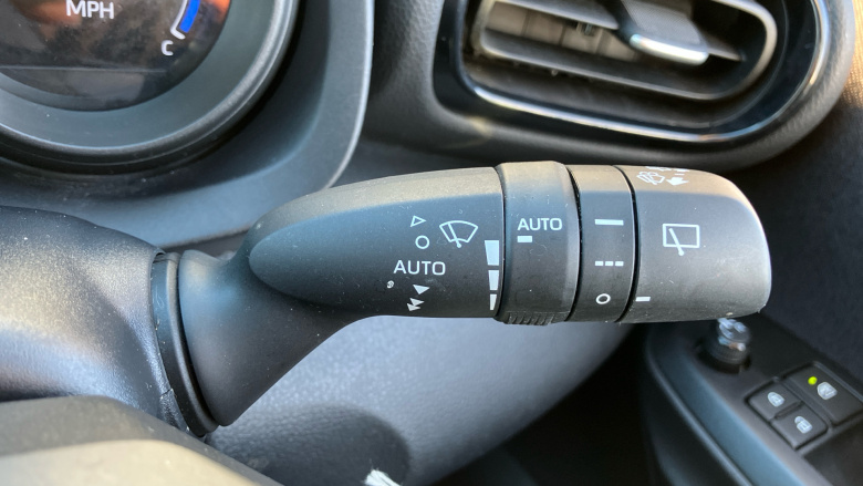 Toyota Yaris 1.5 Hybrid Design 5dr CVT Hybrid Hatchback